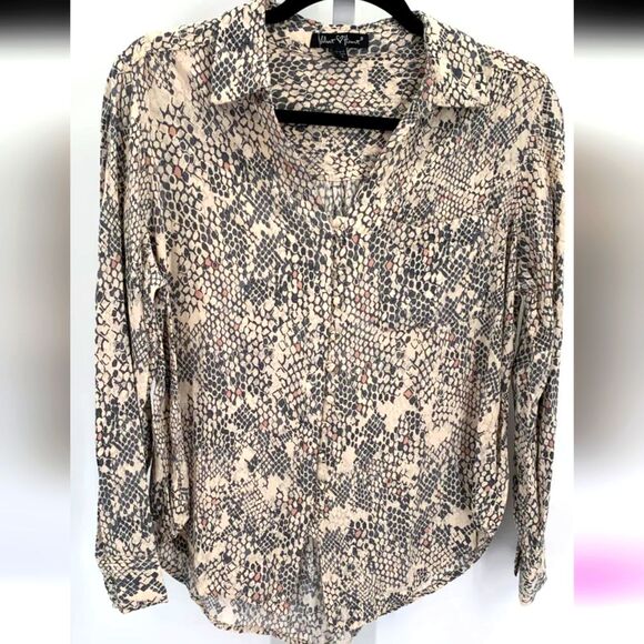 Velvet Heart rayon snakeskin print button up blouse, long sleeves, cream/black L - Picture 3 of 7